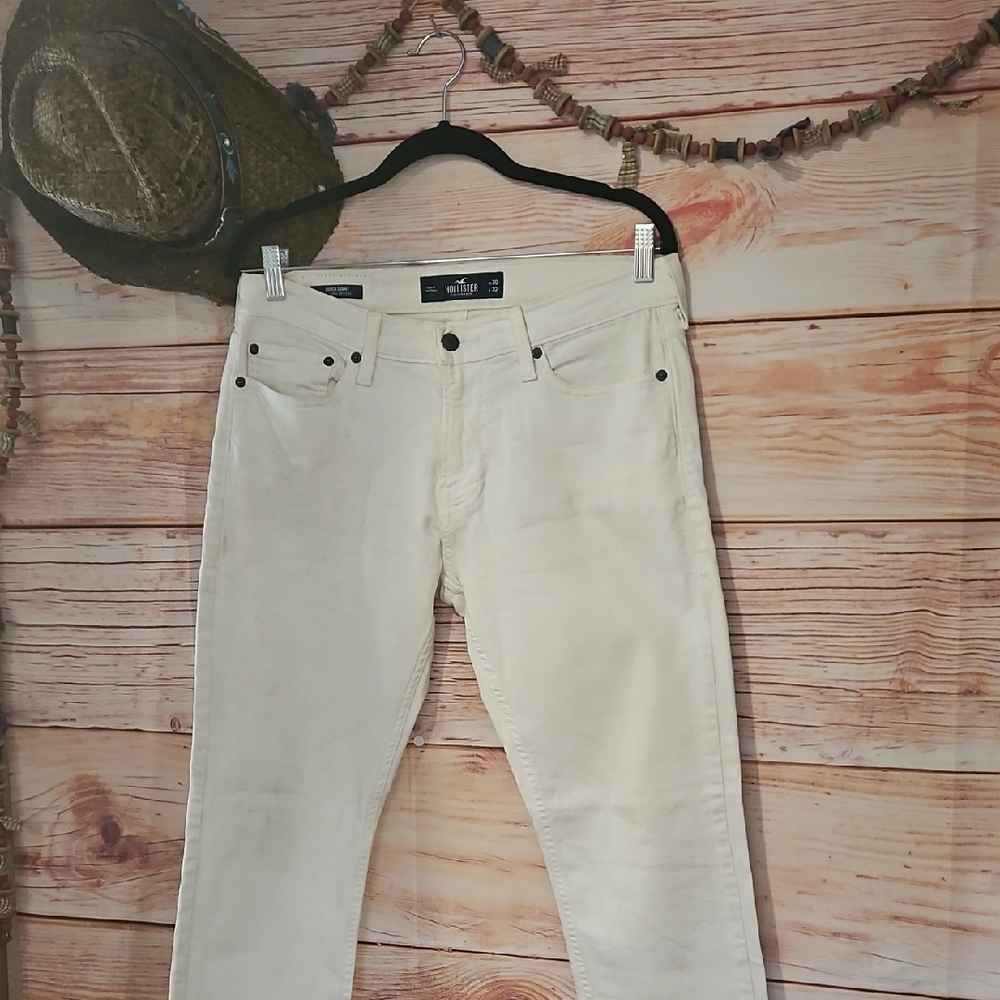 PRE♡LOVED "HOLLISTER SUPER SKINNY HOLLISTER EPIC FLEX" WHITE JEANS! SIZE 30X32